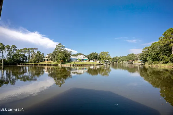 $499,999 | 6009 Switzer Cove, Ocean Springs, MS 39564