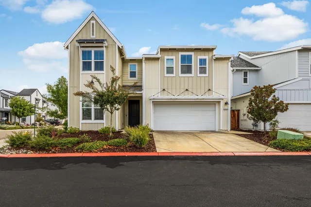 $765,000 | 932 Farmhouse Way, Folsom, CA 95630