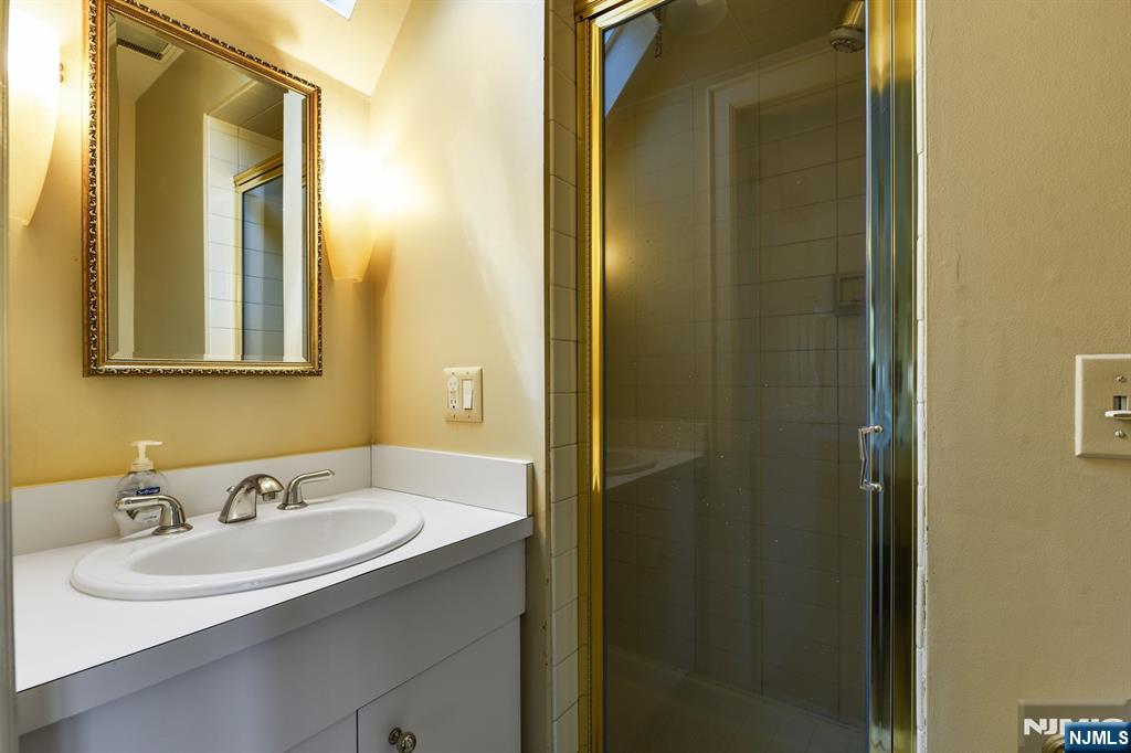 869 Ridgewood Road Millburn, NJ 07041 - Photo 16 of 26