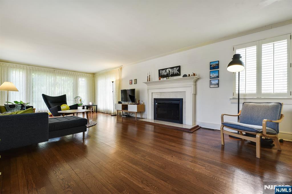 869 Ridgewood Road Millburn, NJ 07041 - Photo 5 of 26