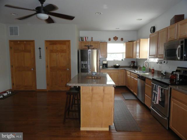 313 Oakwood Road Edgewater, MD 21037 - Photo 13 of 30 Kitchen