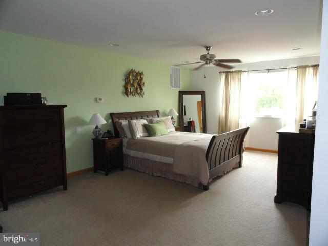 313 Oakwood Road Edgewater, MD 21037 - Photo 27 of 30 Bedroom (Master)