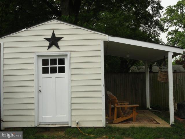 313 Oakwood Road Edgewater, MD 21037 - Photo 9 of 30 Exterior (Rear)