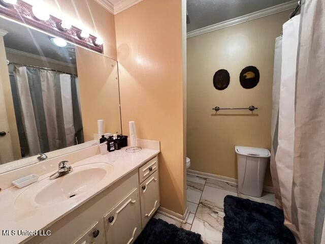 1842 Lake Trace Drive Jackson, MS 39211 - Photo 14 of 24 Guest/ Hall Bathroom