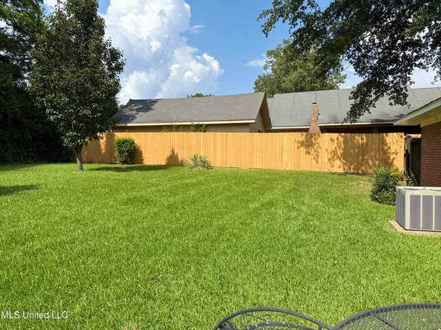 $260,000 | 1842 Lake Trace Drive, Jackson, MS 39211