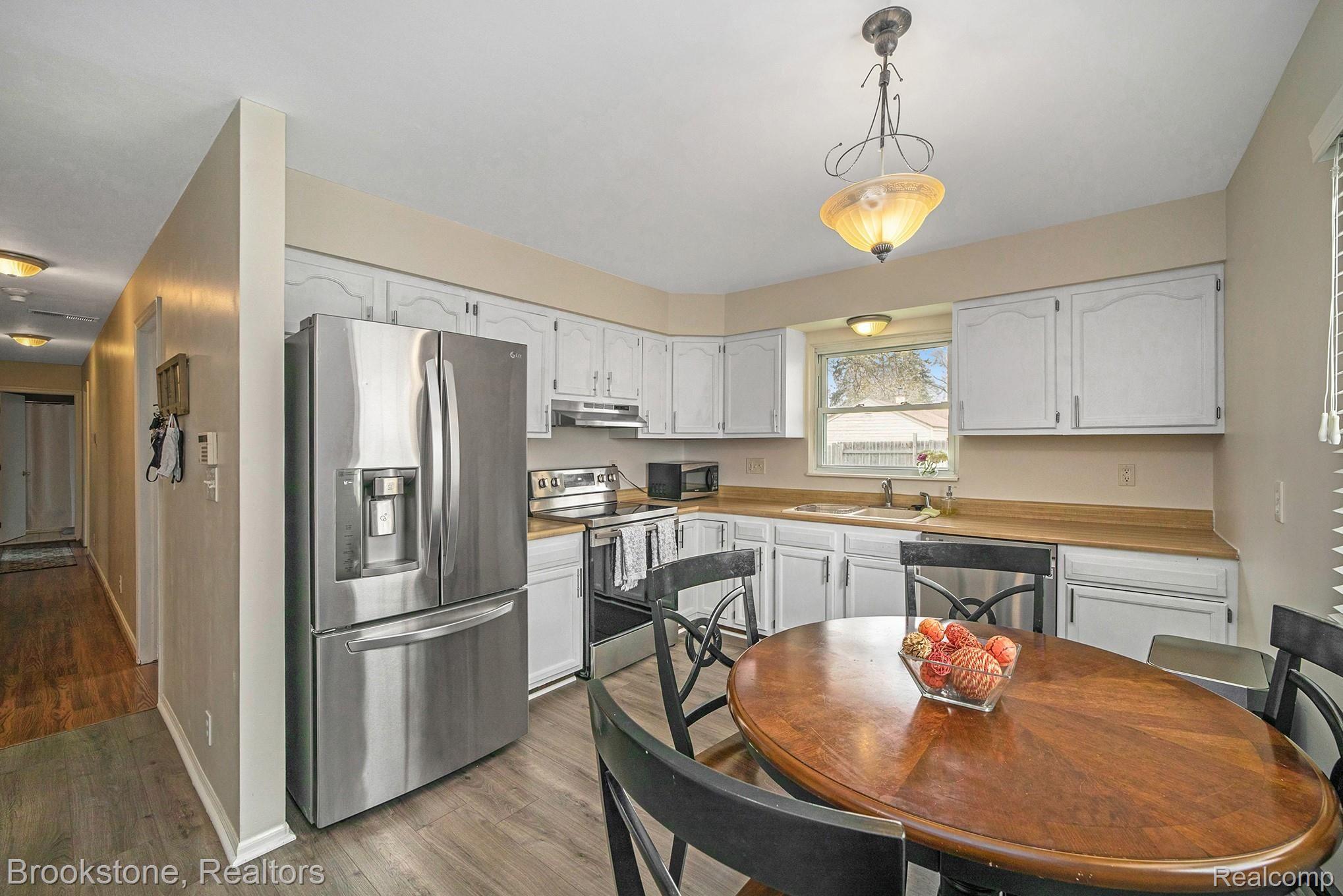 4108 Kent Road Royal Oak, MI 48073 - Photo 10 of 26 017A7993.jpg