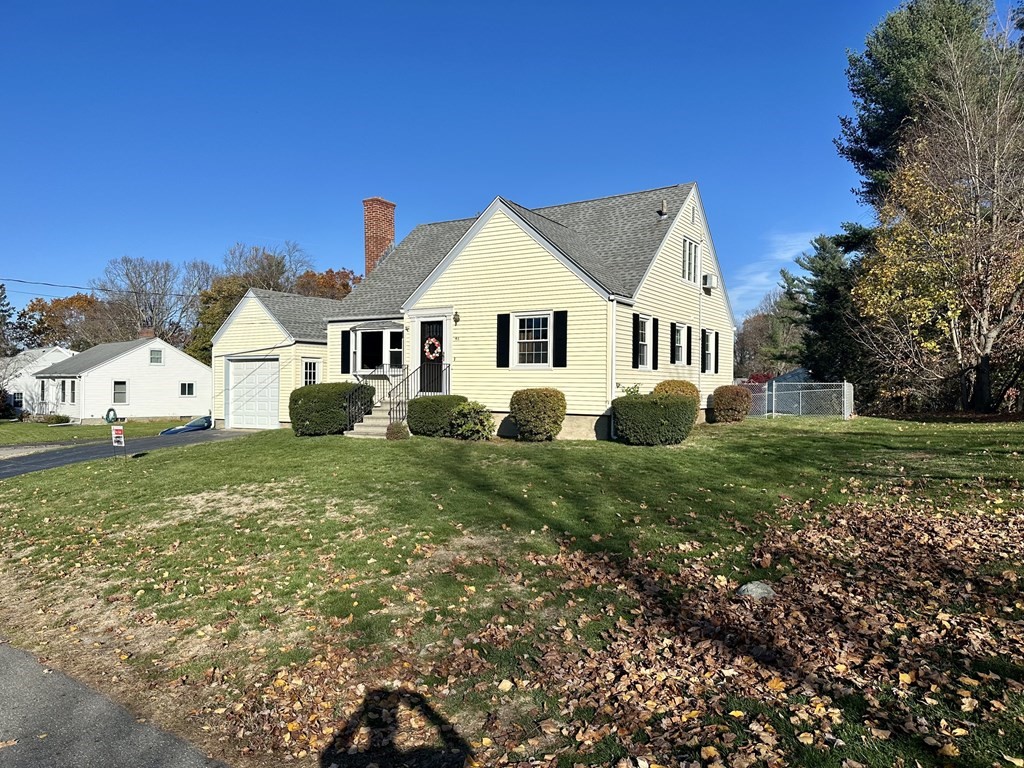 46 Stoneleigh Road Holden, MA 01520 - Photo 1 of 15 Gallery Image 1