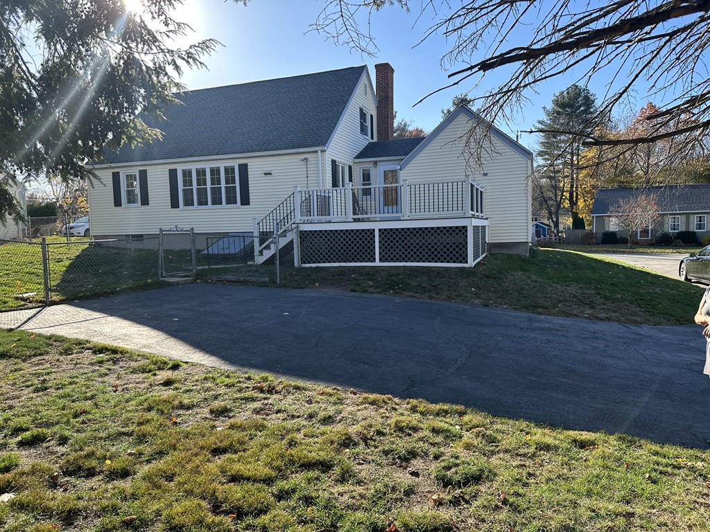 46 Stoneleigh Road Holden, MA 01520 - Photo 2 of 15 Gallery Image 2