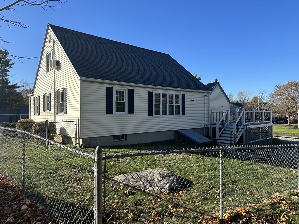 46 Stoneleigh Road Holden, MA 01520 - Photo 3 of 15 Gallery Image 3