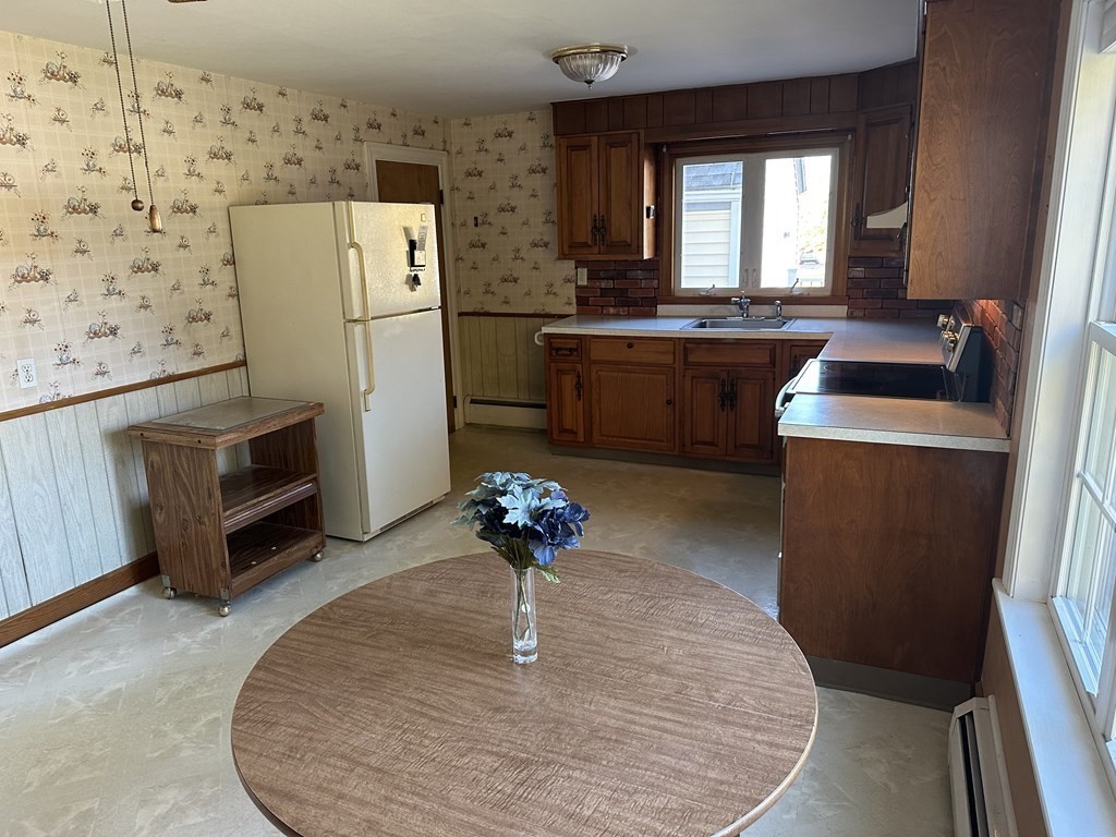 46 Stoneleigh Road Holden, MA 01520 - Photo 7 of 15 Gallery Image 7