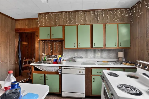 $99,803 | 64 Stewart Avenue, Greenville, PA 16125