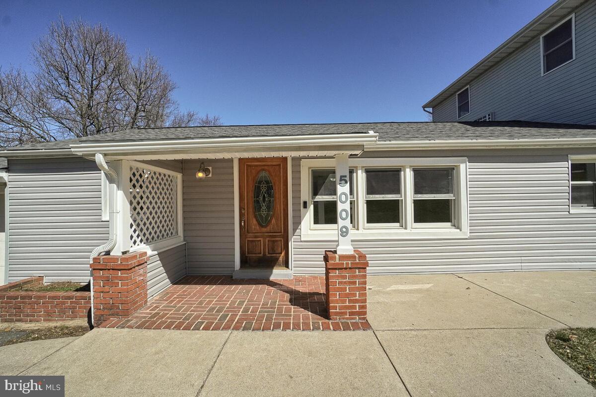 5009 Old Bartholows Road Mount Airy, MD 21771 - Photo 4 of 45 Gallery Image 4