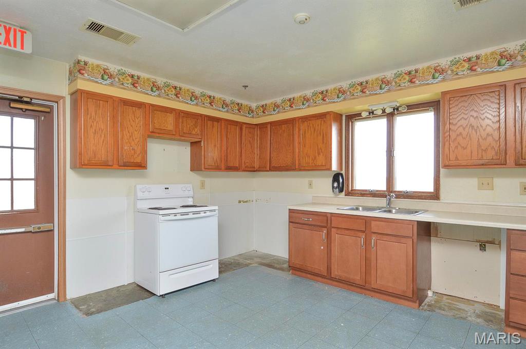 620 North Main Street Hoyleton, IL 62803 - Photo 18 of 44