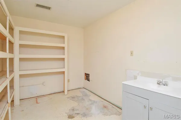 $185,000 | 620 North Main Street, Hoyleton, IL 62803