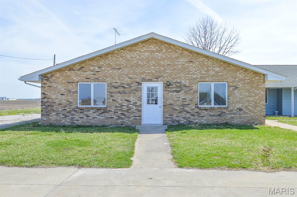 620 North Main Street Hoyleton, IL 62803 - Photo 3 of 44