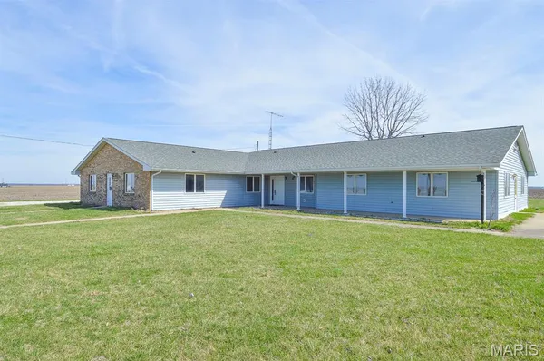 $185,000 | 620 North Main Street, Hoyleton, IL 62803