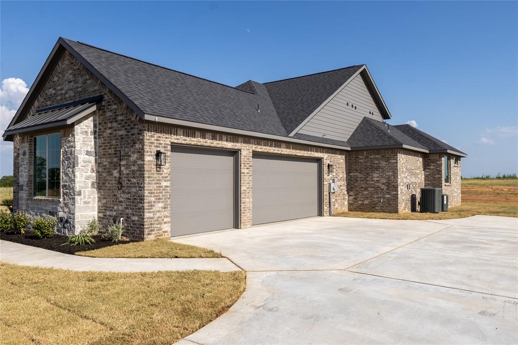 115 Red Bud Road Boyd, TX 76023 - Photo 5 of 38 Gallery Image 5