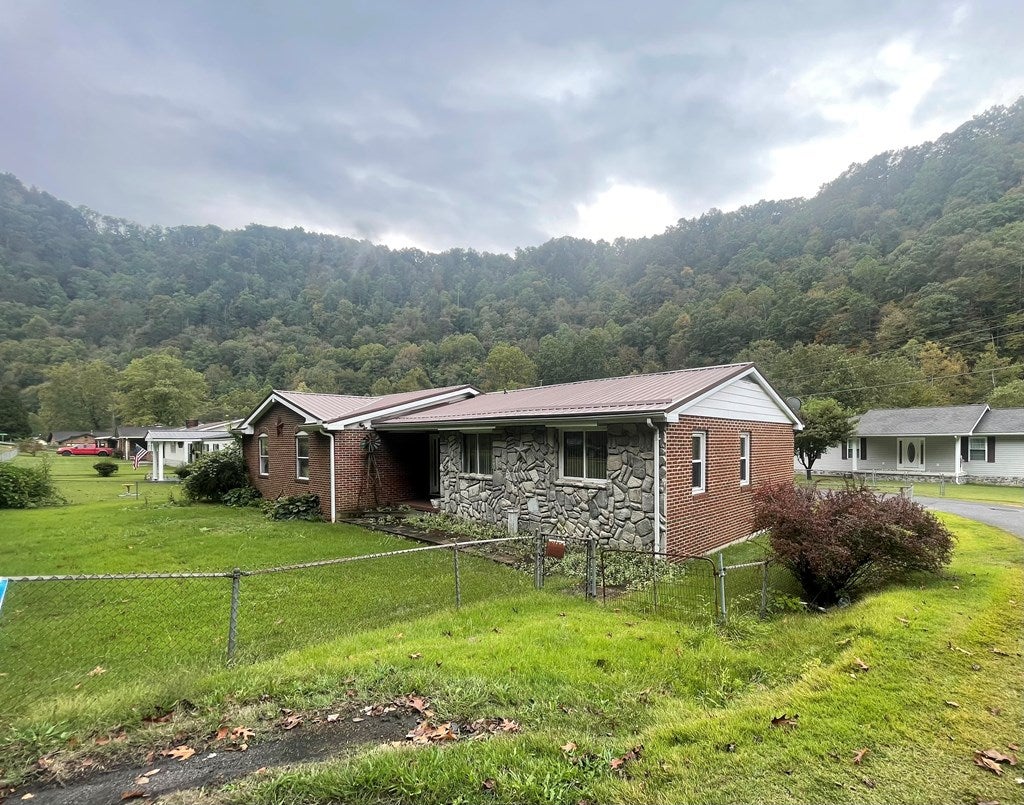 270 Ramey Addition Road Wyoming, WV 24898 - Photo 2 of 26 Gallery Image 2