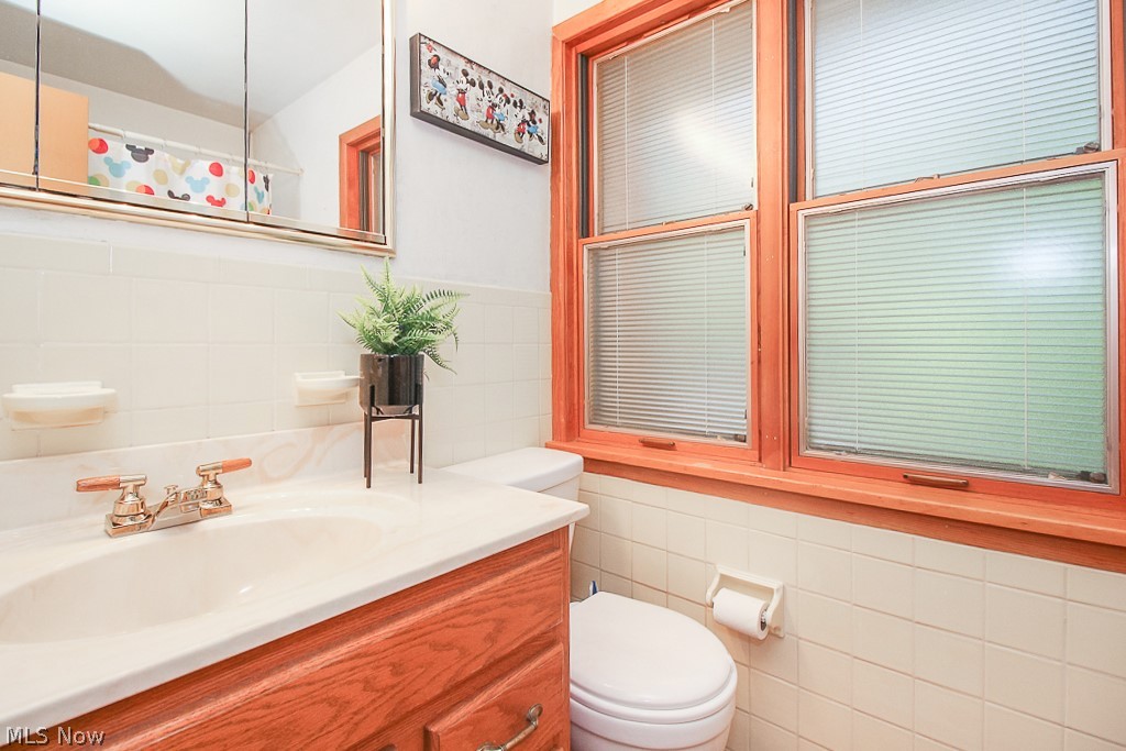 11180 Stoneham Road Cleveland, OH 44130 - Photo 20 of 30