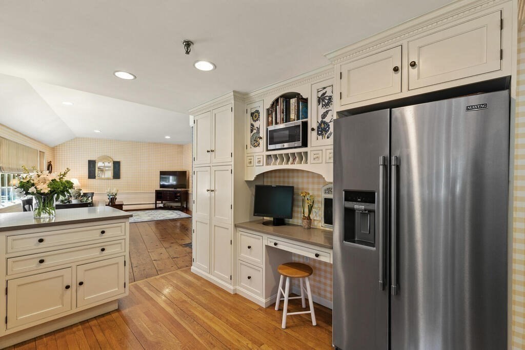 17 Burnham Road Wenham, MA 01984 - Photo 11 of 42 Gallery Image 11