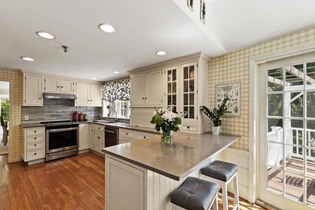 17 Burnham Road Wenham, MA 01984 - Photo 12 of 42 Gallery Image 12