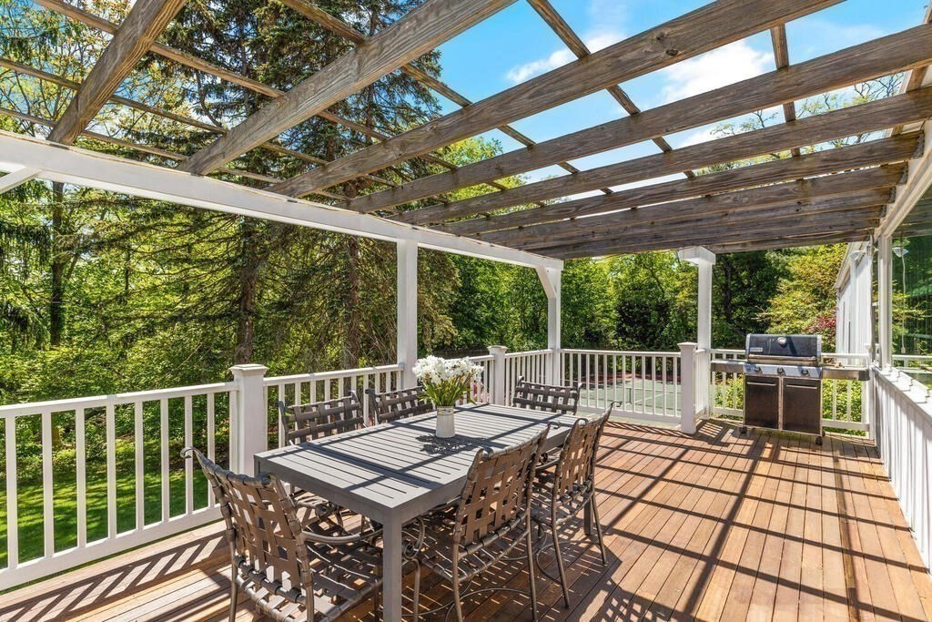 17 Burnham Road Wenham, MA 01984 - Photo 5 of 42 Gallery Image 5