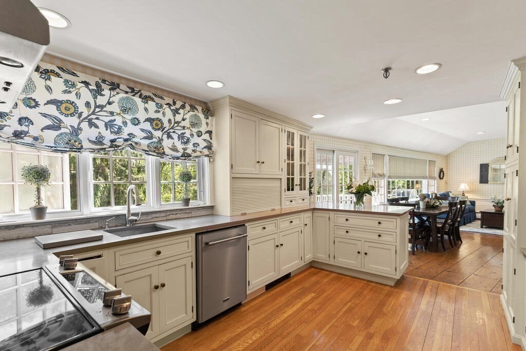 17 Burnham Road Wenham, MA 01984 - Photo 9 of 42 Gallery Image 9