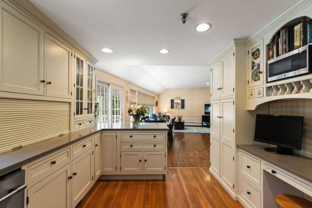 17 Burnham Road Wenham, MA 01984 - Photo 10 of 42 Gallery Image 10
