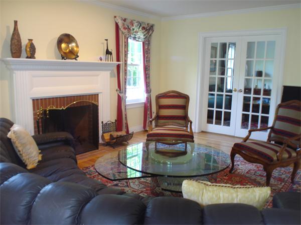 51 Bogle Street Weston, MA 02493 - Photo 10 of 28 Gallery Image 10