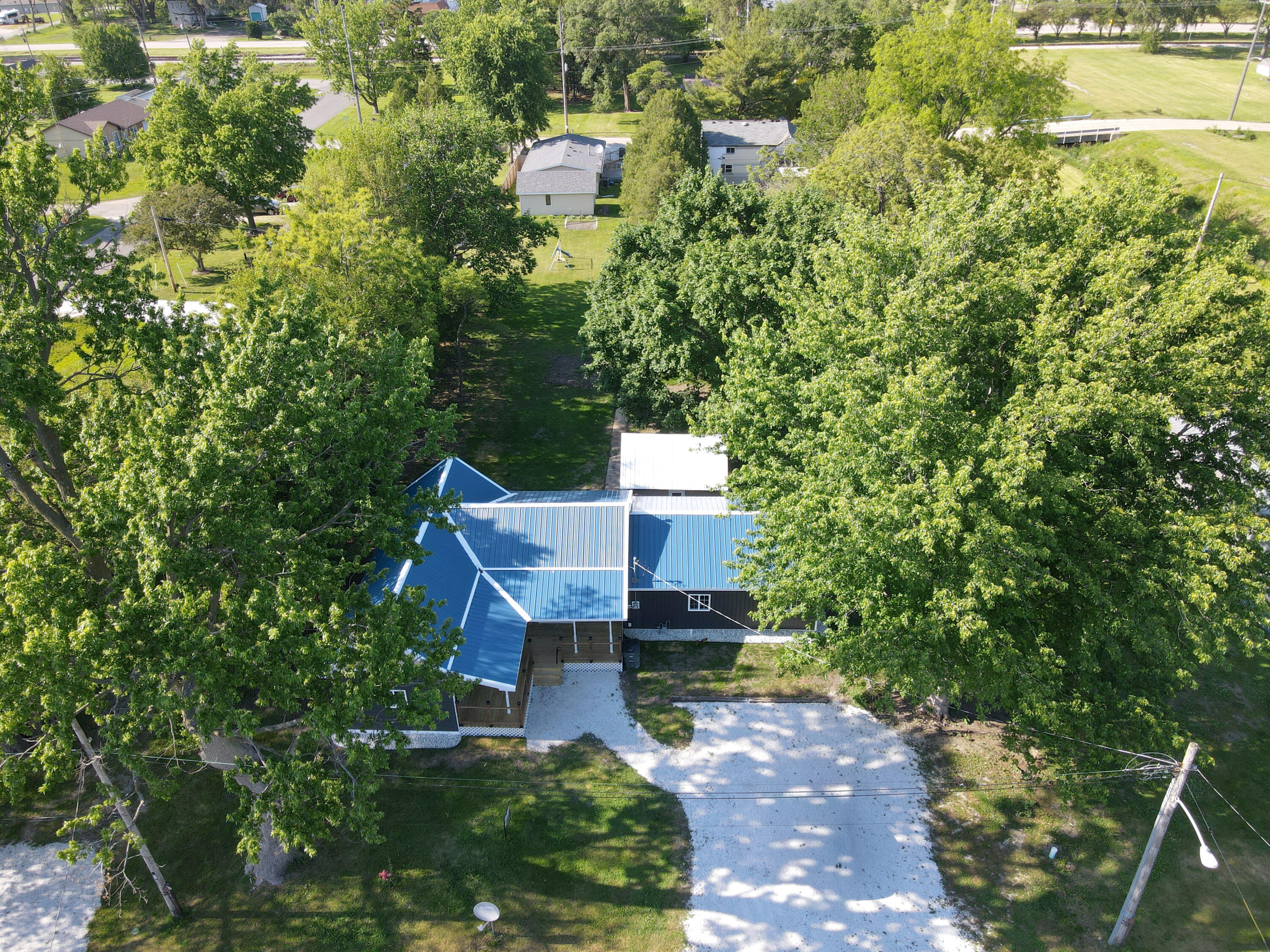 110 West Allen Street Kentland, IN 47951 - Photo 9 of 33 3000x2250