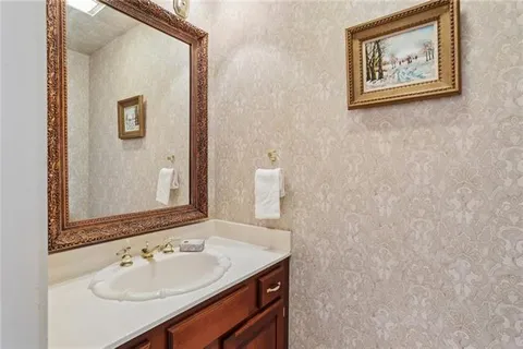 $610,000 | 7 Althea Lane, Metairie, LA 70005