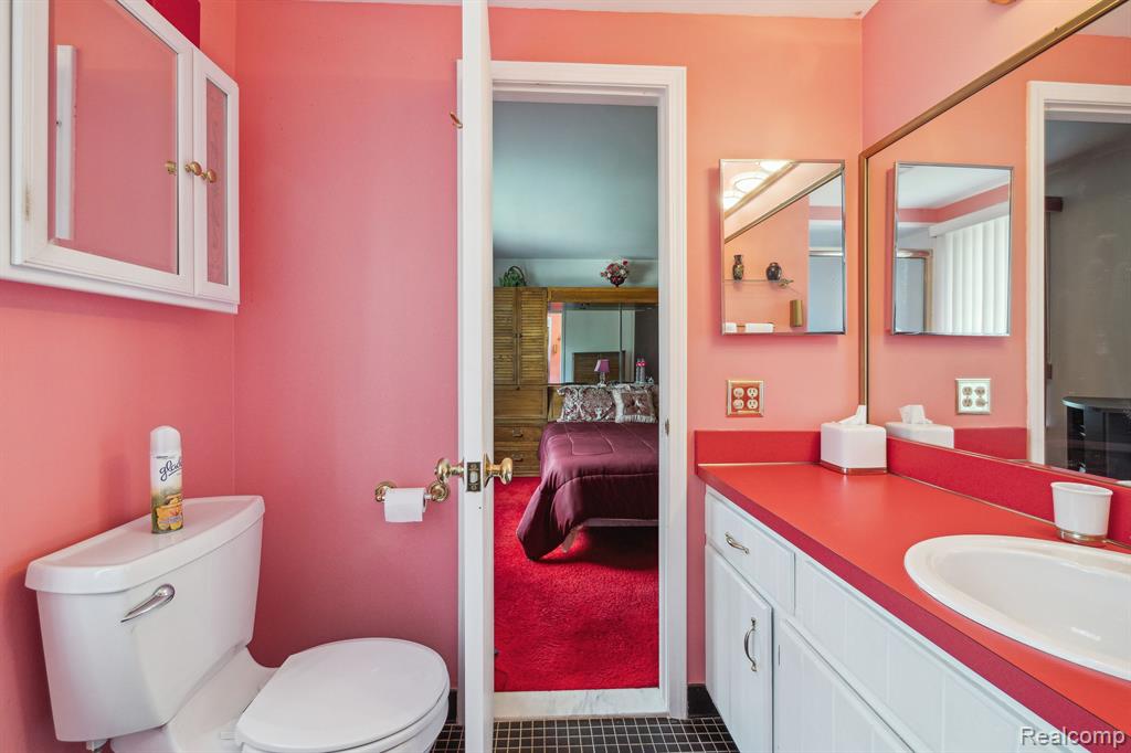 15168 Riverside Street Livonia, MI 48154 - Photo 42 of 70