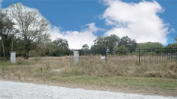 $75,000 | 269 Ave Del Centro, Clewiston, FL 33440