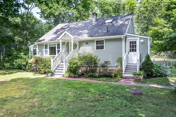 $595,000 | 314 Pleasant Street, Franklin, MA 02038
