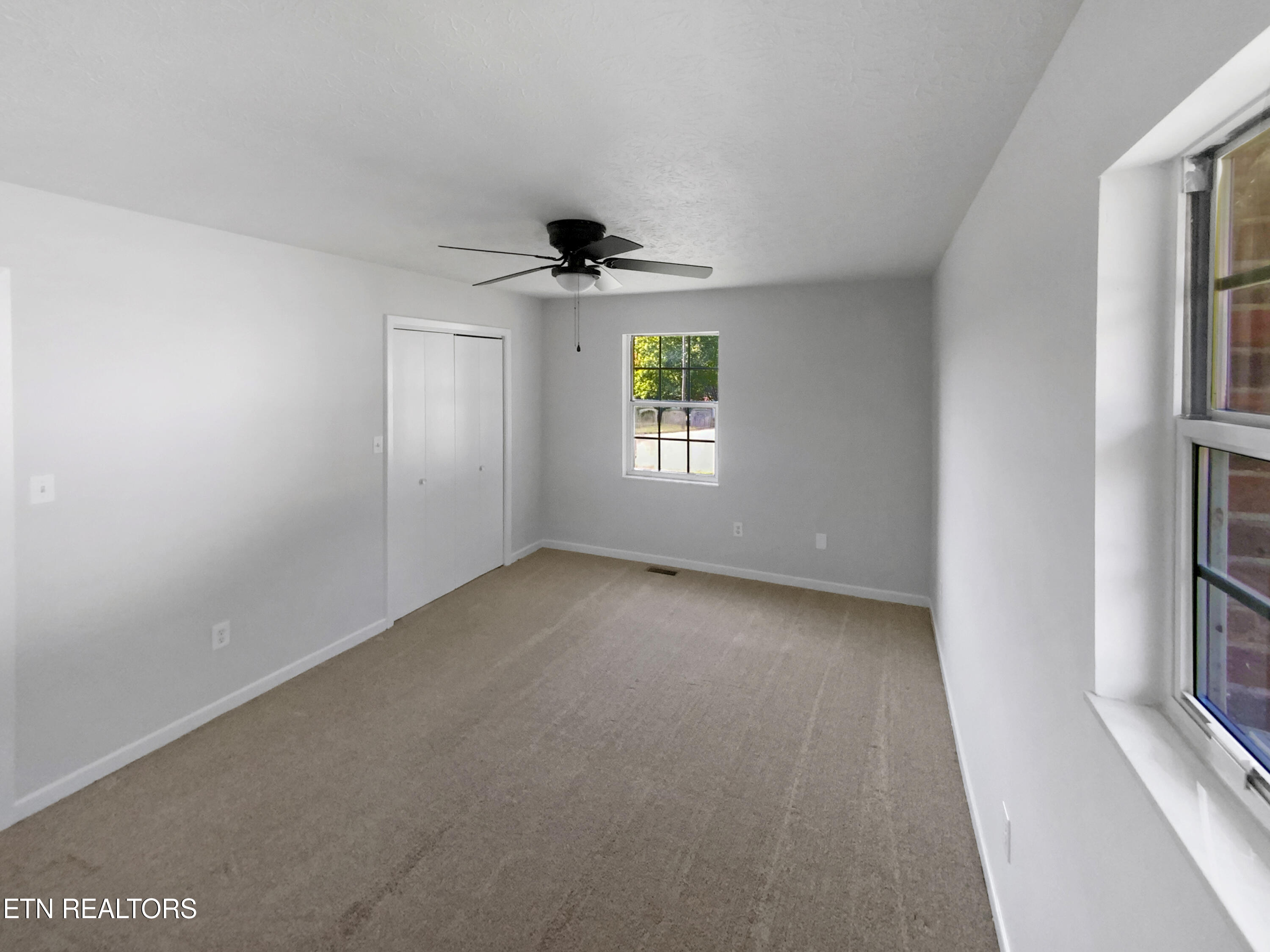 620 Medaris Street Clinton, TN 37716 - Photo 3 of 16 listing_2