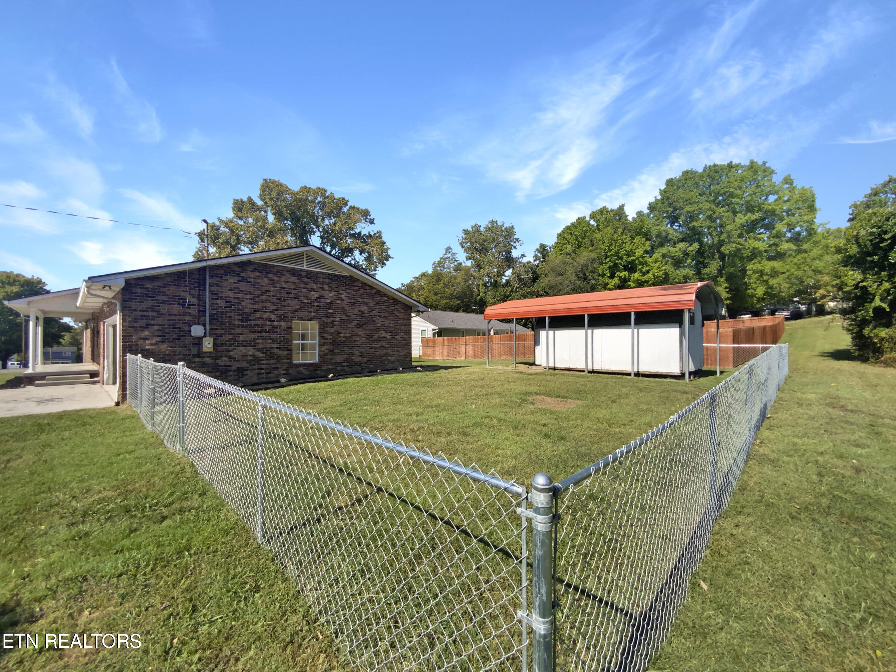 620 Medaris Street Clinton, TN 37716 - Photo 6 of 16 listing_5