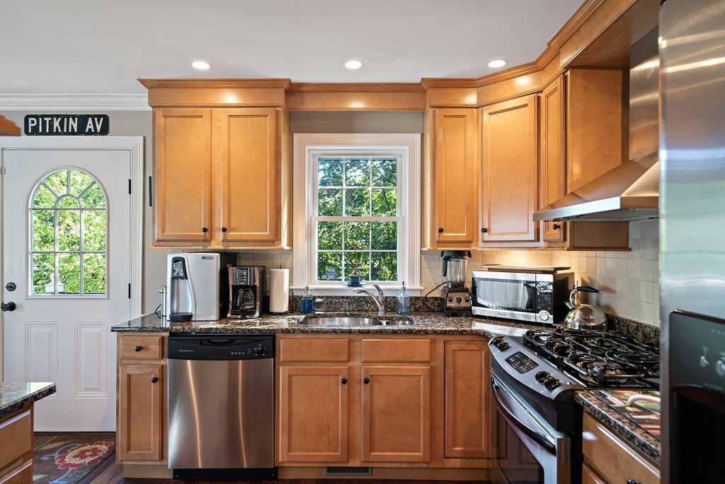 21 Ryden Street, Unit 1 Quincy, MA 02169 - Photo 4 of 20 Gallery Image 4