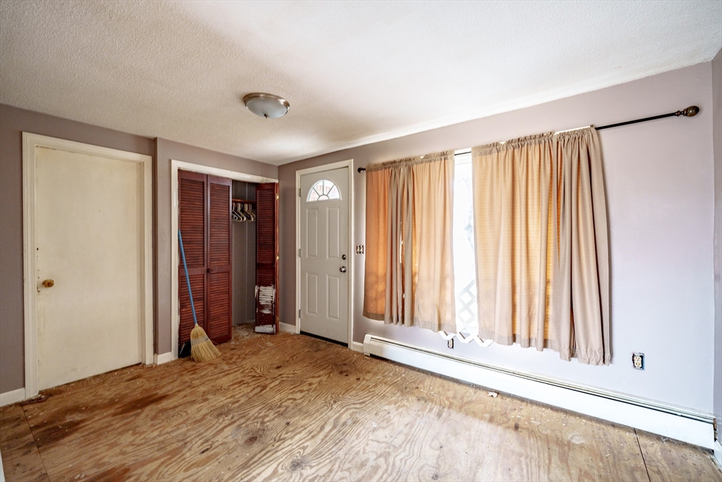 183 Rolf Avenue Chicopee, MA 01020 - Photo 11 of 17 Gallery Image 11