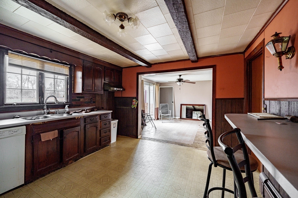 183 Rolf Avenue Chicopee, MA 01020 - Photo 14 of 17 Gallery Image 14