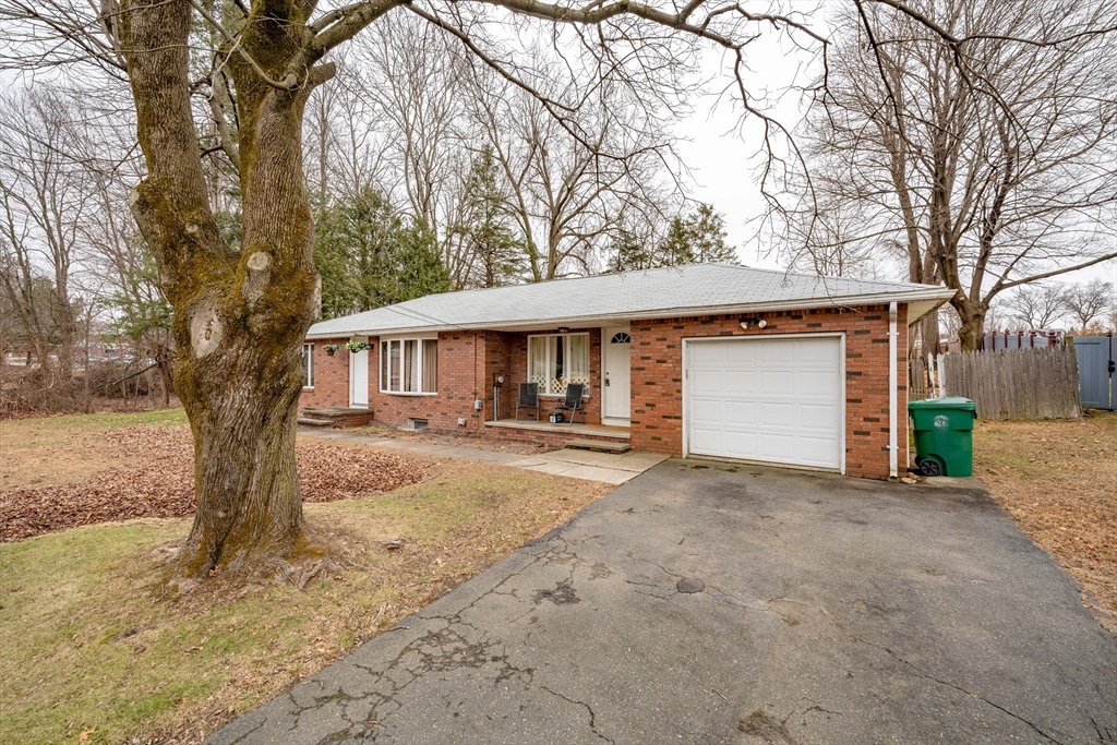 183 Rolf Avenue Chicopee, MA 01020 - Photo 4 of 17 Gallery Image 4