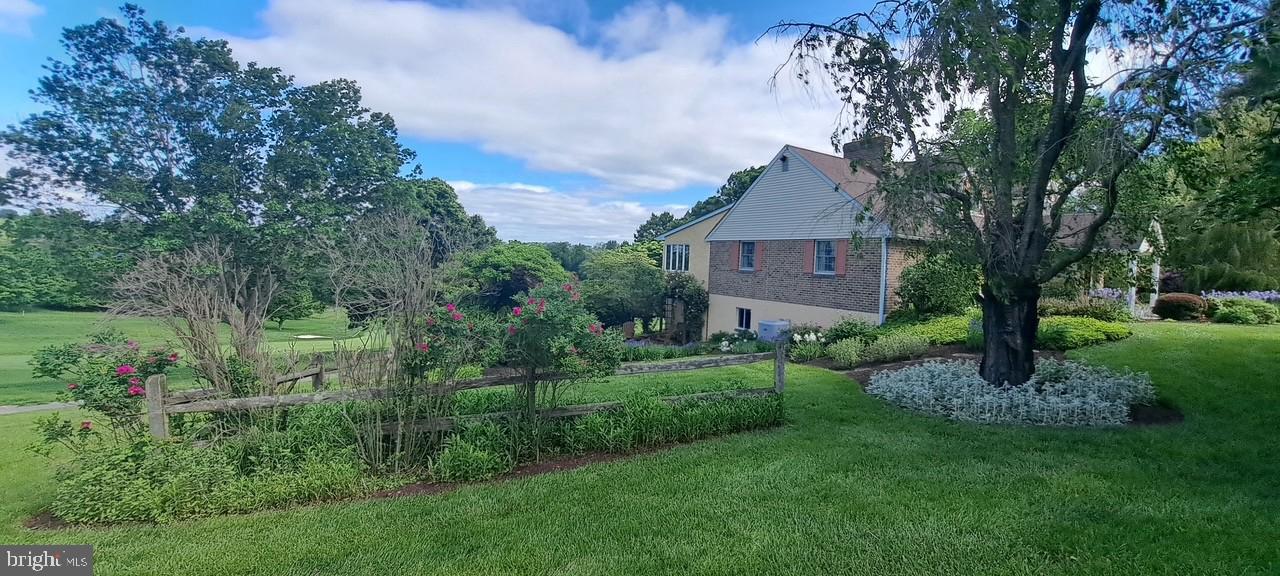 1073 Country Club Road West Chester, PA 19382 - Photo 12 of 79 Side