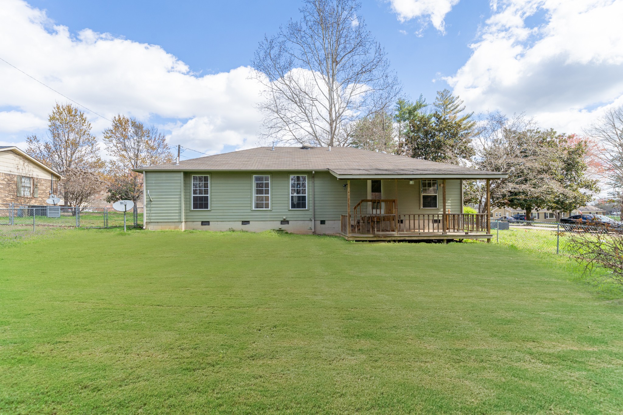 16 Town Road Fayetteville, TN 37334 - Photo 15 of 19 a front view of house with yard and green space