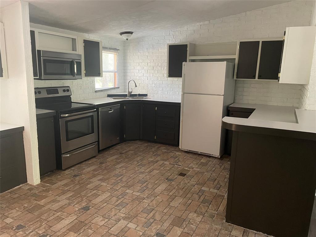 1395 Blackjack Road Valley View, TX 76272 - Photo 3 of 23 Kitchen