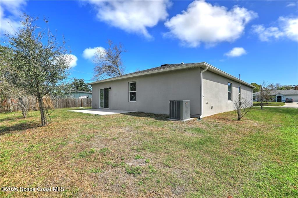 406 Easy Street Sebastian, FL 32958 - Photo 5 of 36 GetMedia (3)