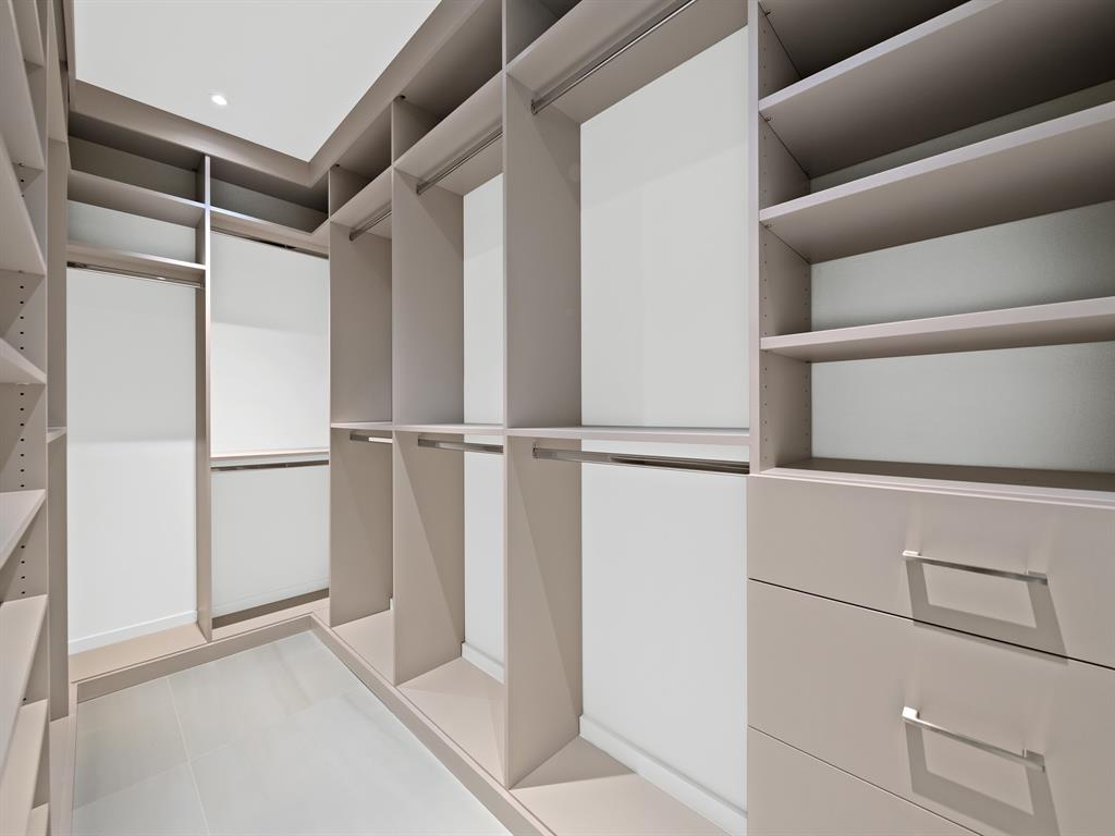 7125 Southwest 119th Street Pinecrest, FL 33156 - Photo 15 of 27