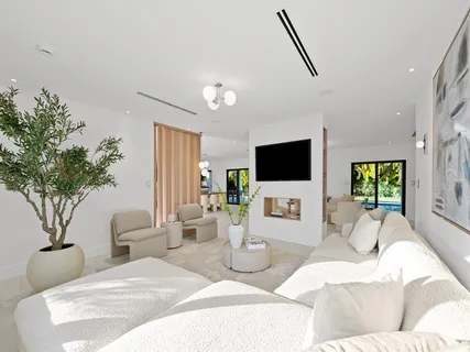 $2,895,000 | 7125 Southwest 119th Street, Pinecrest, FL 33156