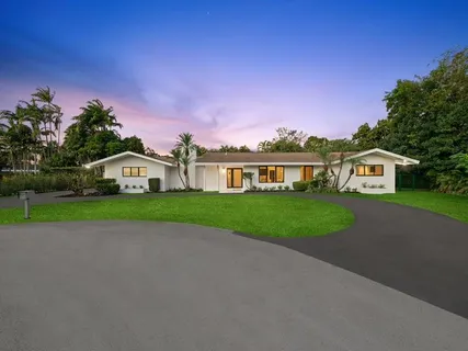 $2,895,000 | 7125 Southwest 119th Street, Pinecrest, FL 33156