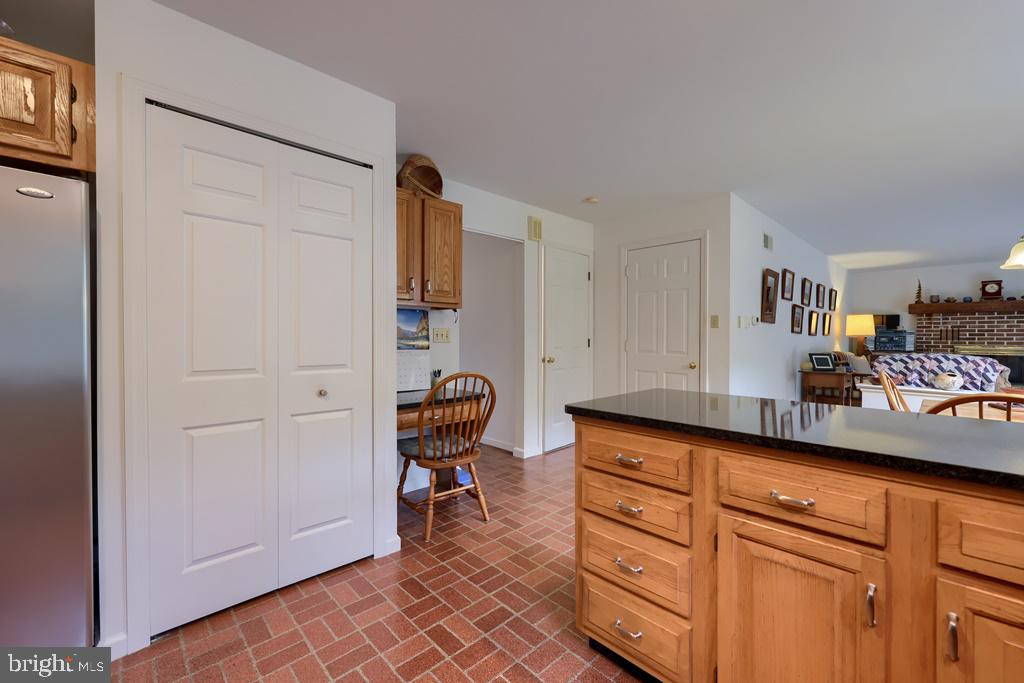 342 Knights Bridge Way Lititz, PA 17543 - Photo 15 of 46 Kitchen storage