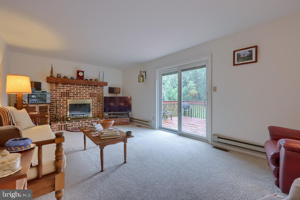 342 Knights Bridge Way Lititz, PA 17543 - Photo 21 of 46 Family room