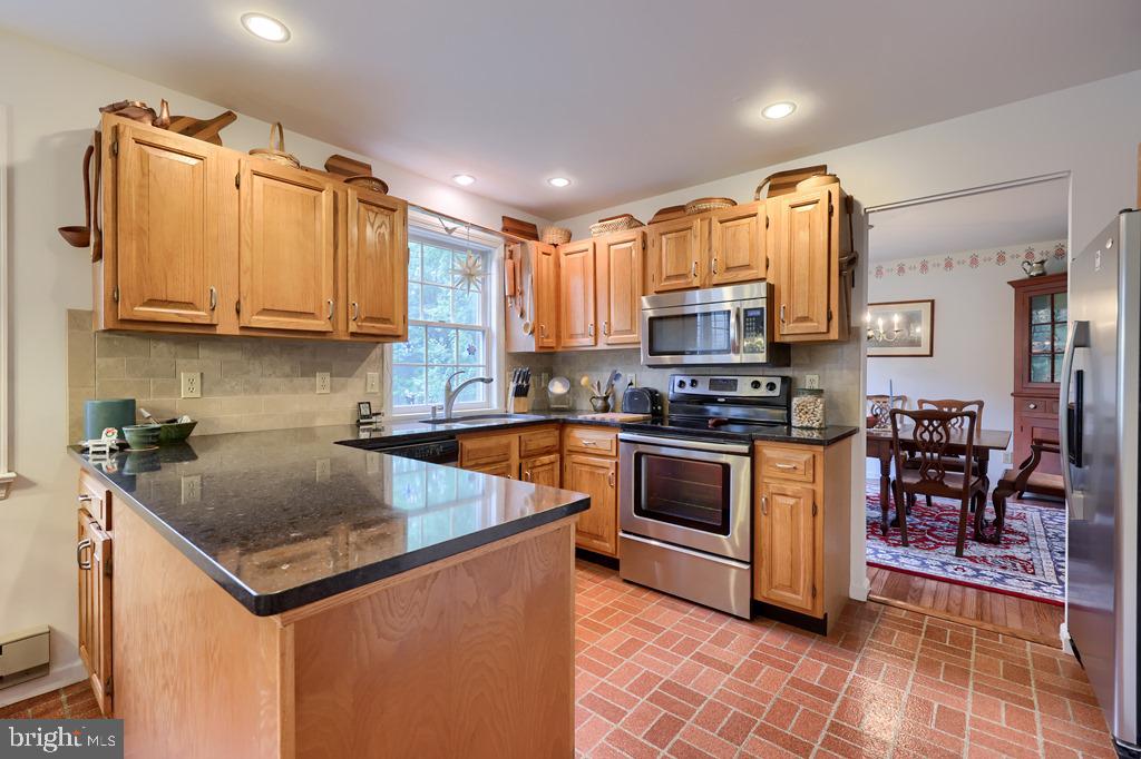 342 Knights Bridge Way Lititz, PA 17543 - Photo 5 of 46 Stainless appliances